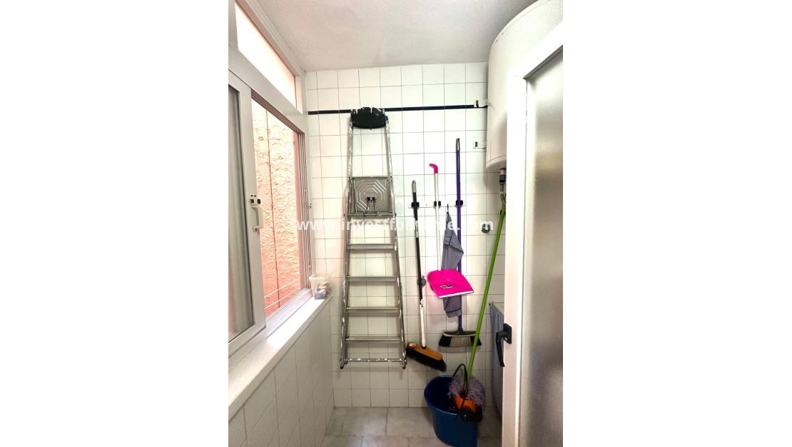 Sale - Apartment - Torrevieja - Centro