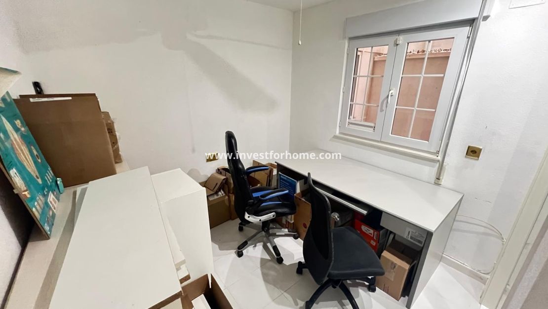 Sale - Apartment - Torrevieja - Centro