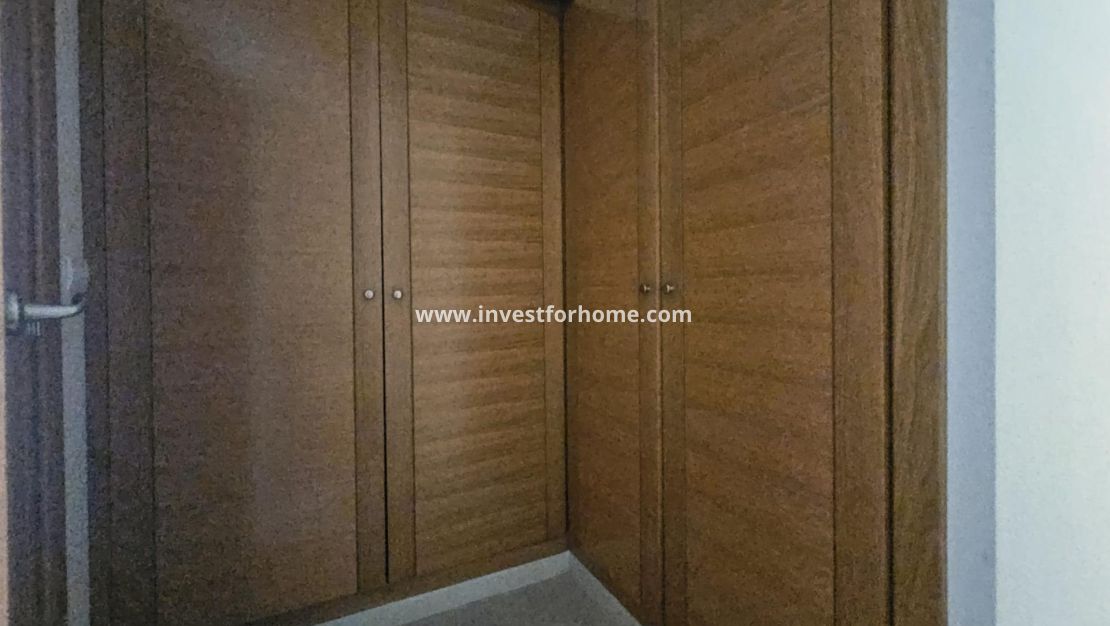 Sale - Apartment - Torrevieja - Centro