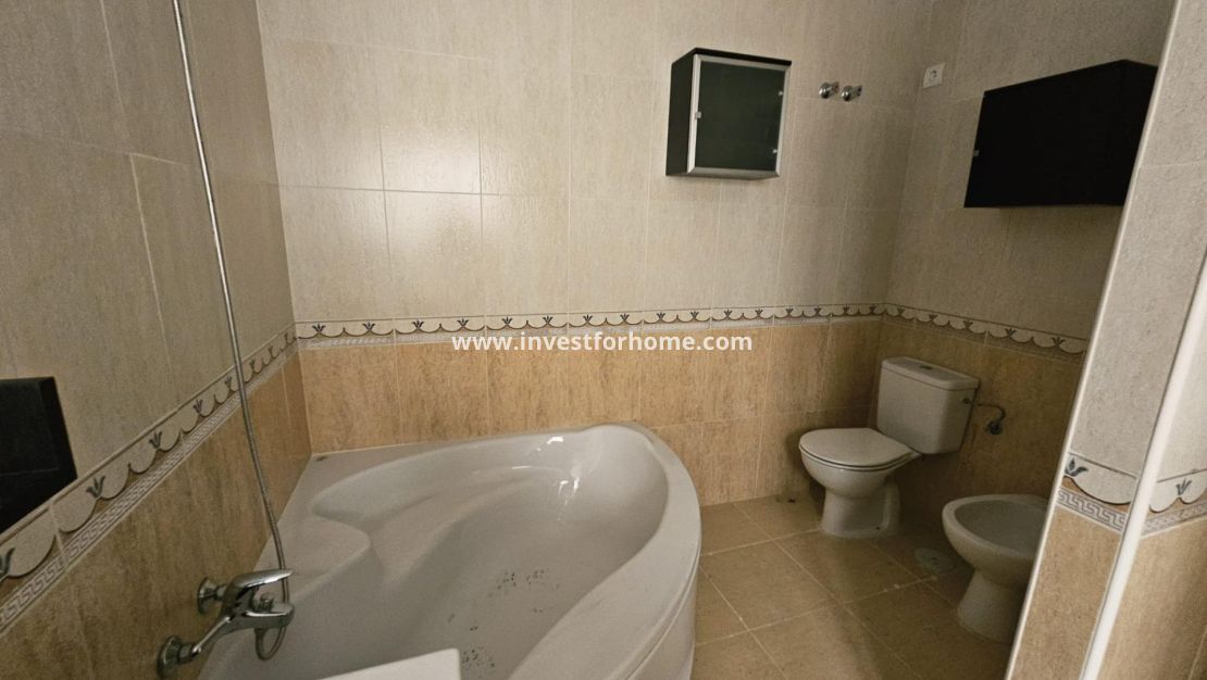 Sale - Apartment - Torrevieja - Centro