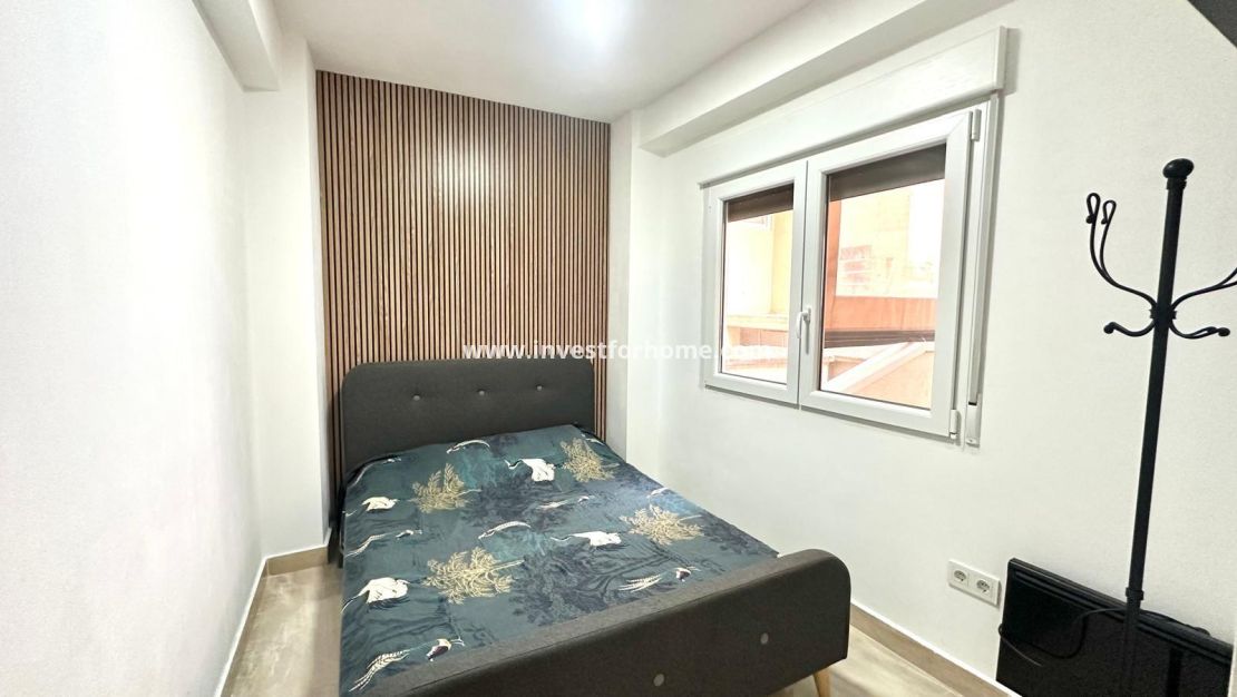 Sale - Apartment - Torrevieja - Centro