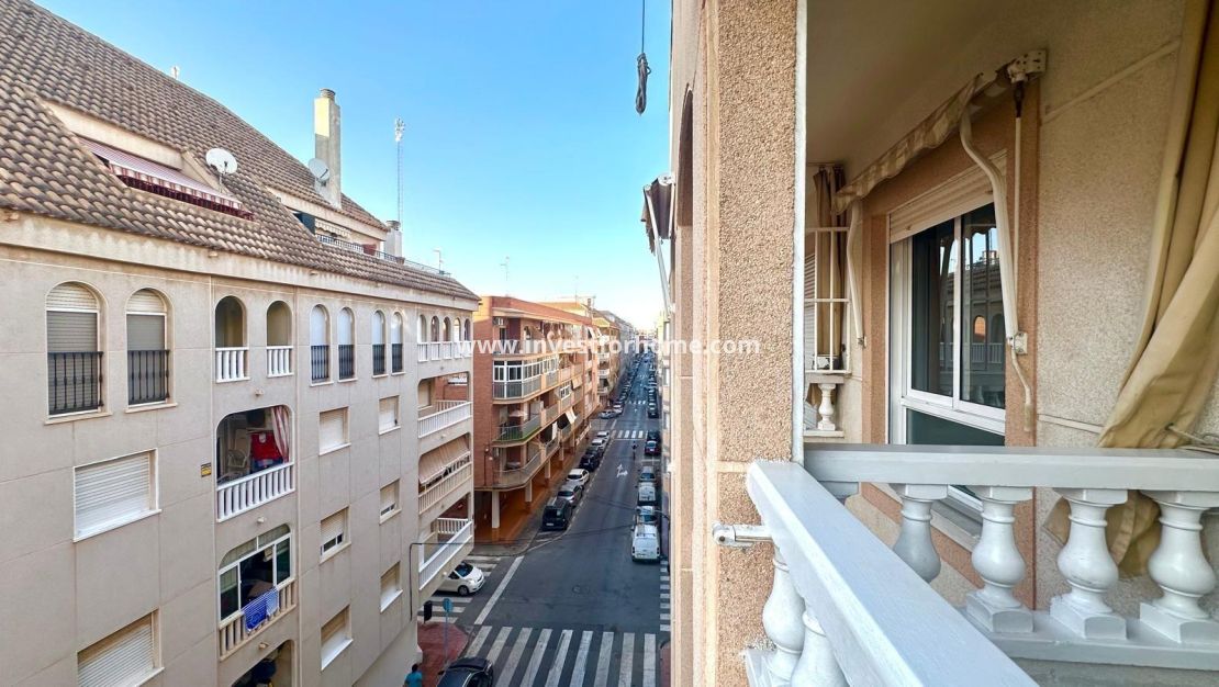 Sale - Apartment - Torrevieja - Centro