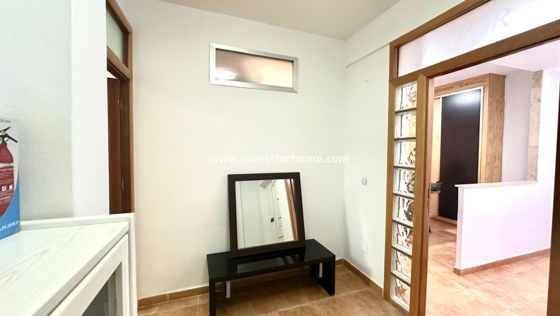 Sale - Apartment - Torrevieja - Centro