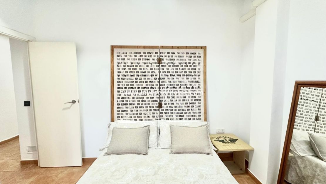 Sale - Apartment - Torrevieja - Centro