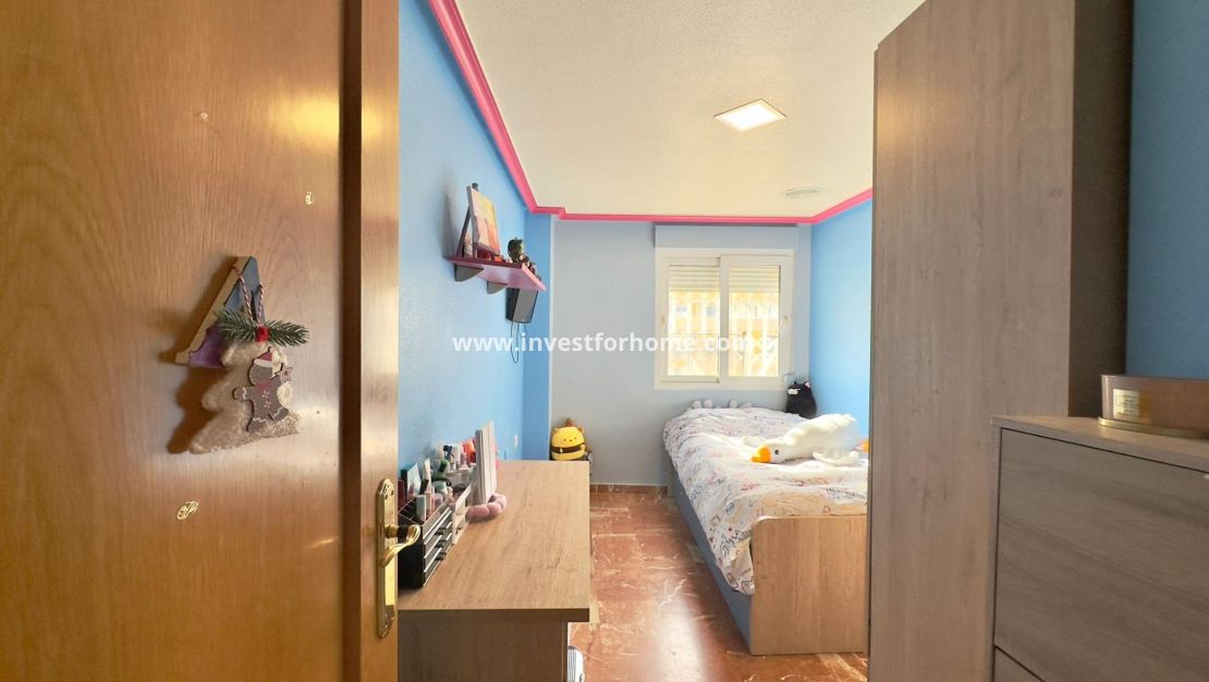 Sale - Apartment - Torrevieja - Centro