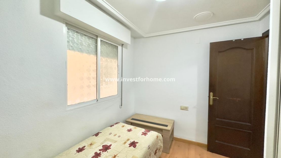 Sale - Apartment - Torrevieja - Centro
