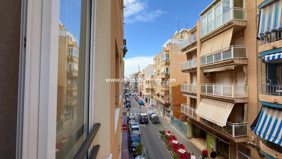 Sale - Apartment - Torrevieja - Centro