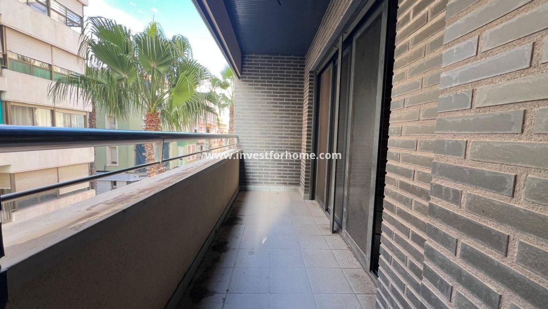 Sale - Apartment - Torrevieja - Centro