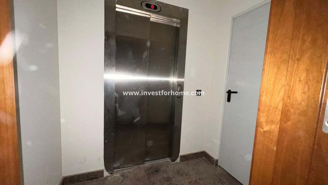 Sale - Apartment - Torrevieja - Centro