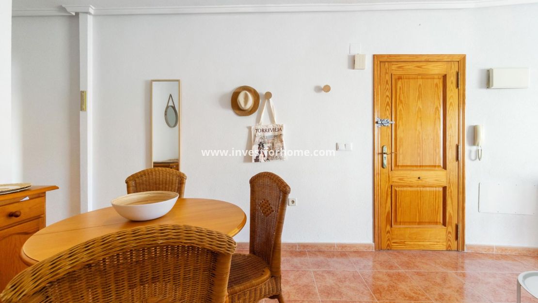 Sale - Apartment - Torrevieja - Centro