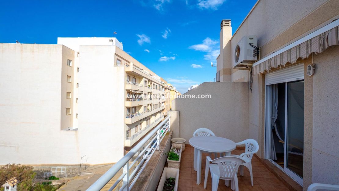 Sale - Apartment - Torrevieja - Centro