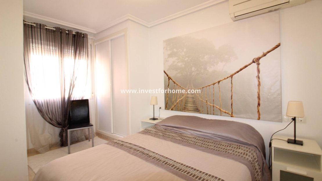 Sale - Apartment - Torrevieja - Centro