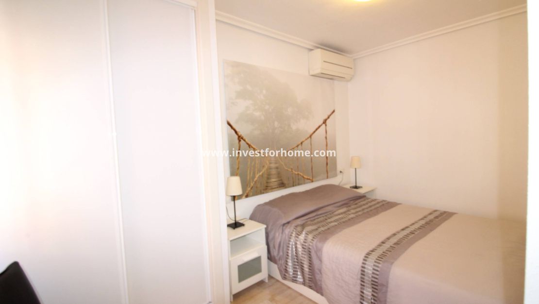 Sale - Apartment - Torrevieja - Centro