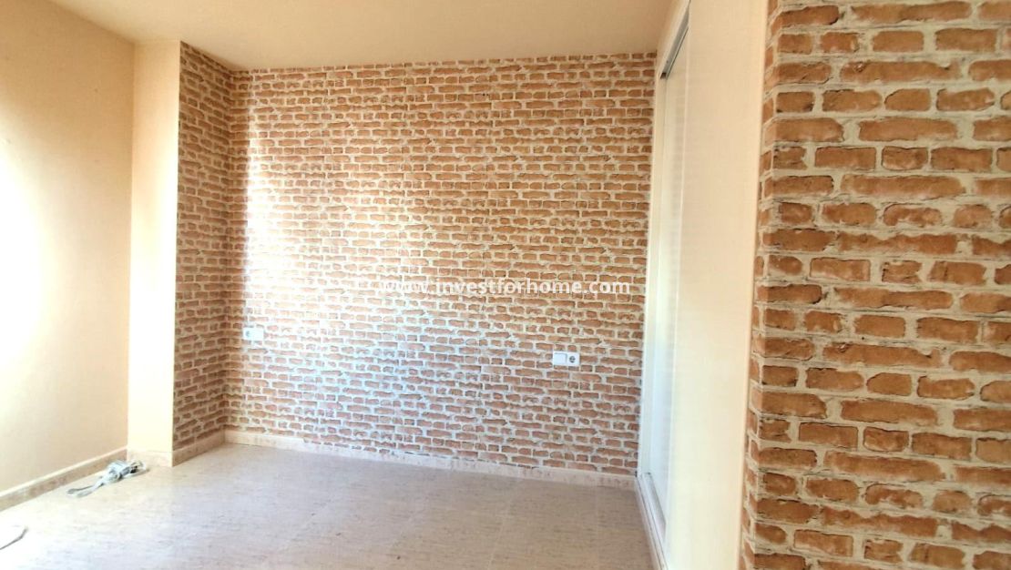 Sale - Apartment - Torrevieja - Centro