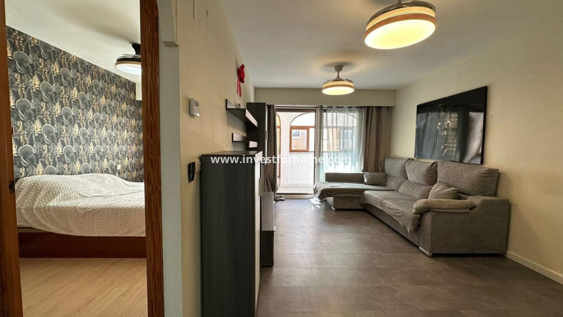 Sale - Apartment - Torrevieja - Centro