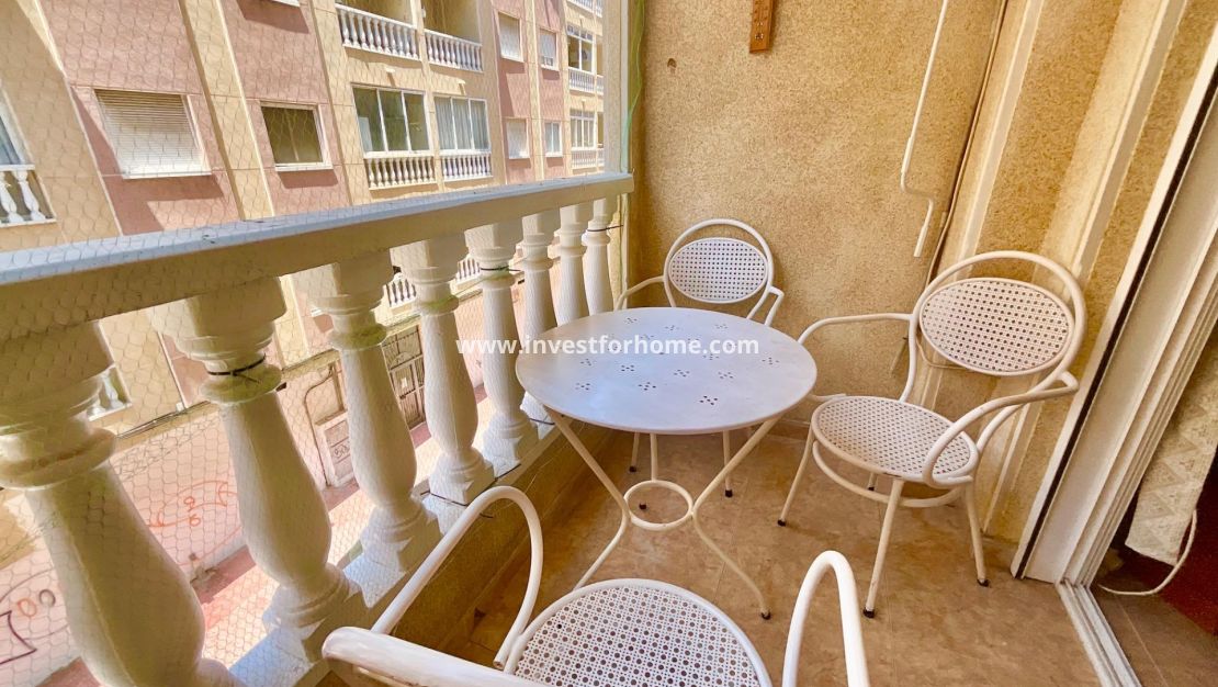 Sale - Apartment - Torrevieja - Centro