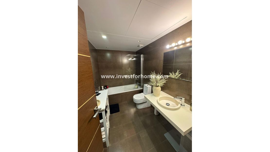 Sale - Apartment - Torrevieja - Centro