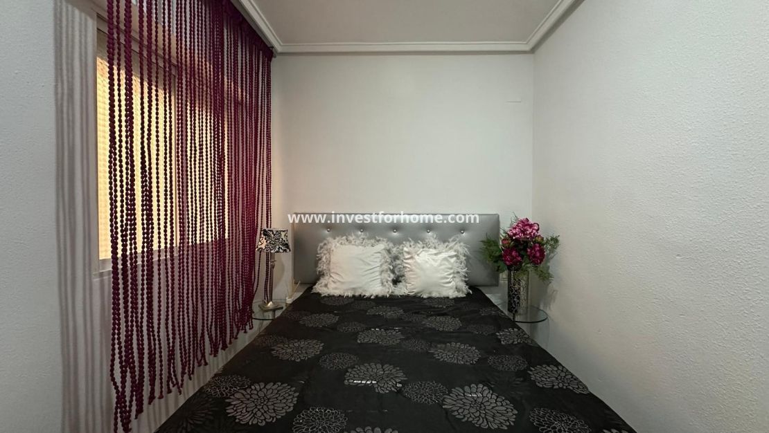 Sale - Apartment - Torrevieja - Centro