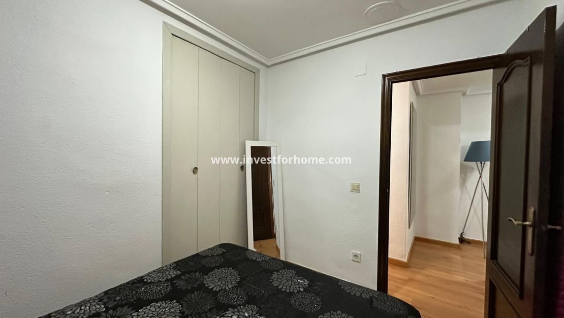 Sale - Apartment - Torrevieja - Centro