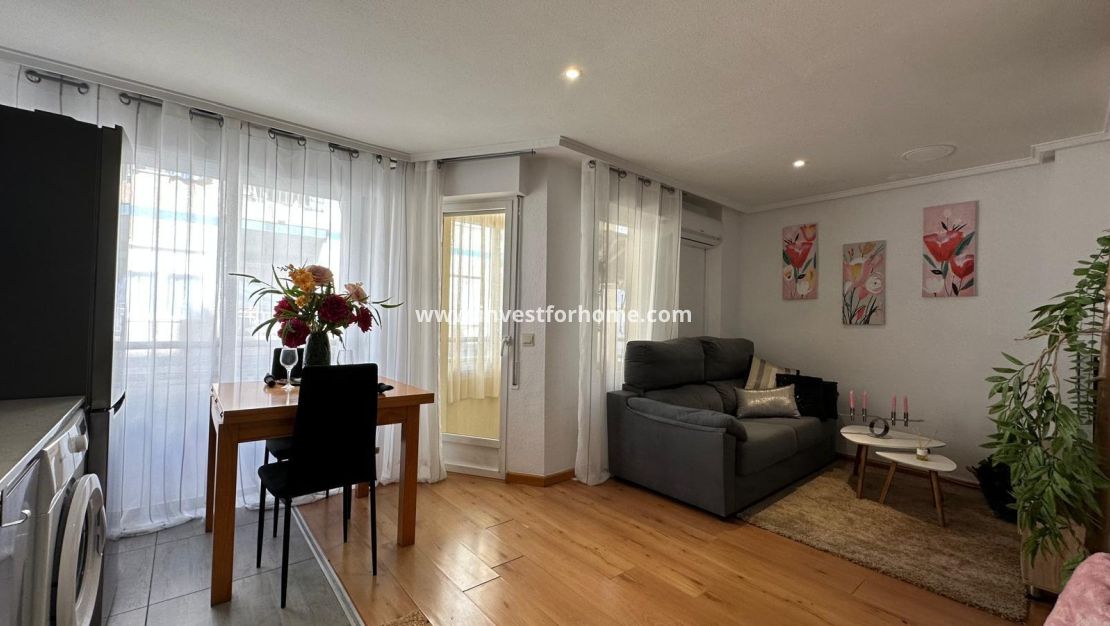 Sale - Apartment - Torrevieja - Centro