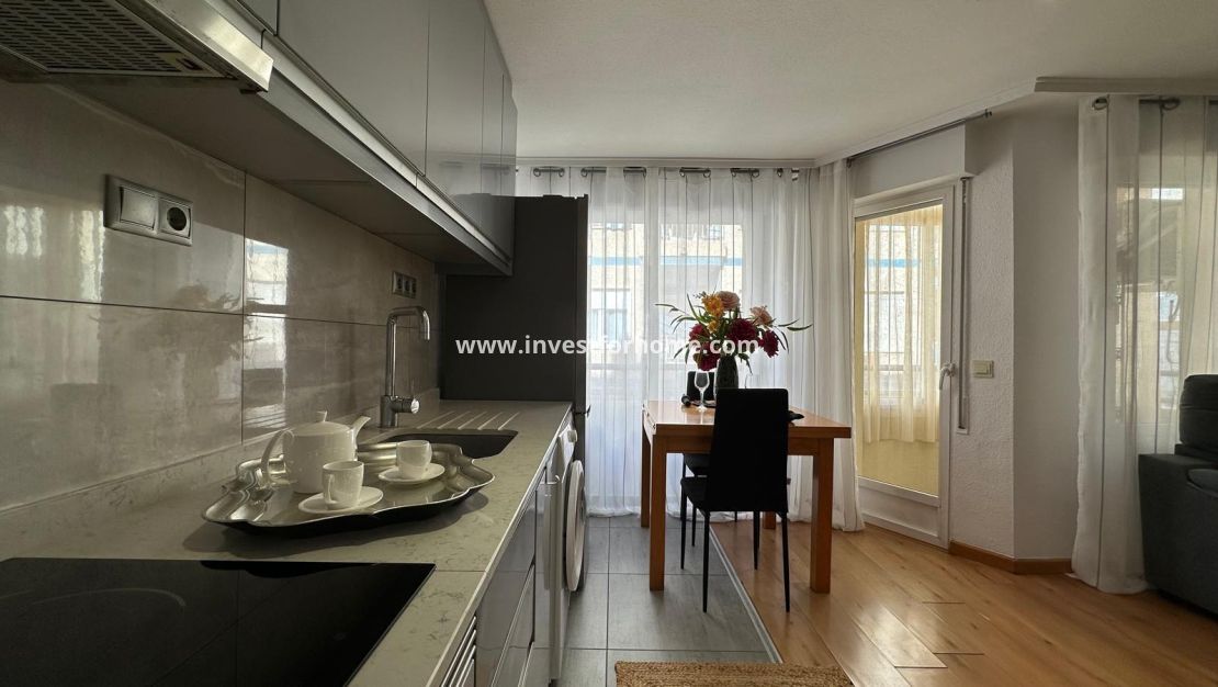 Sale - Apartment - Torrevieja - Centro
