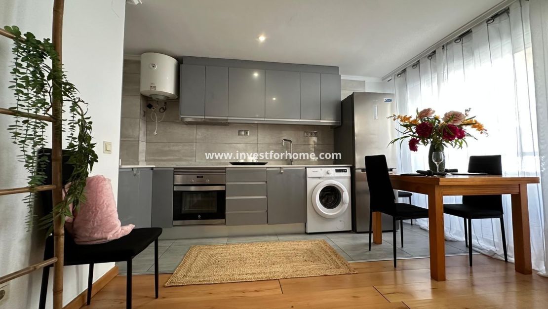 Sale - Apartment - Torrevieja - Centro