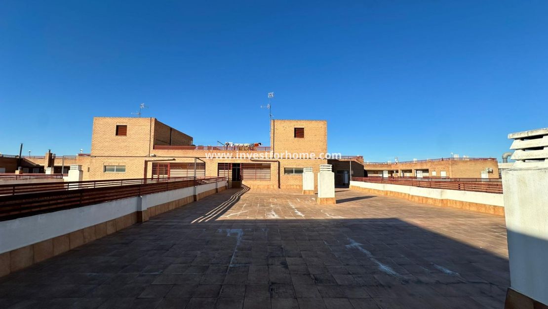 Sale - Apartment - Torrevieja - Centro