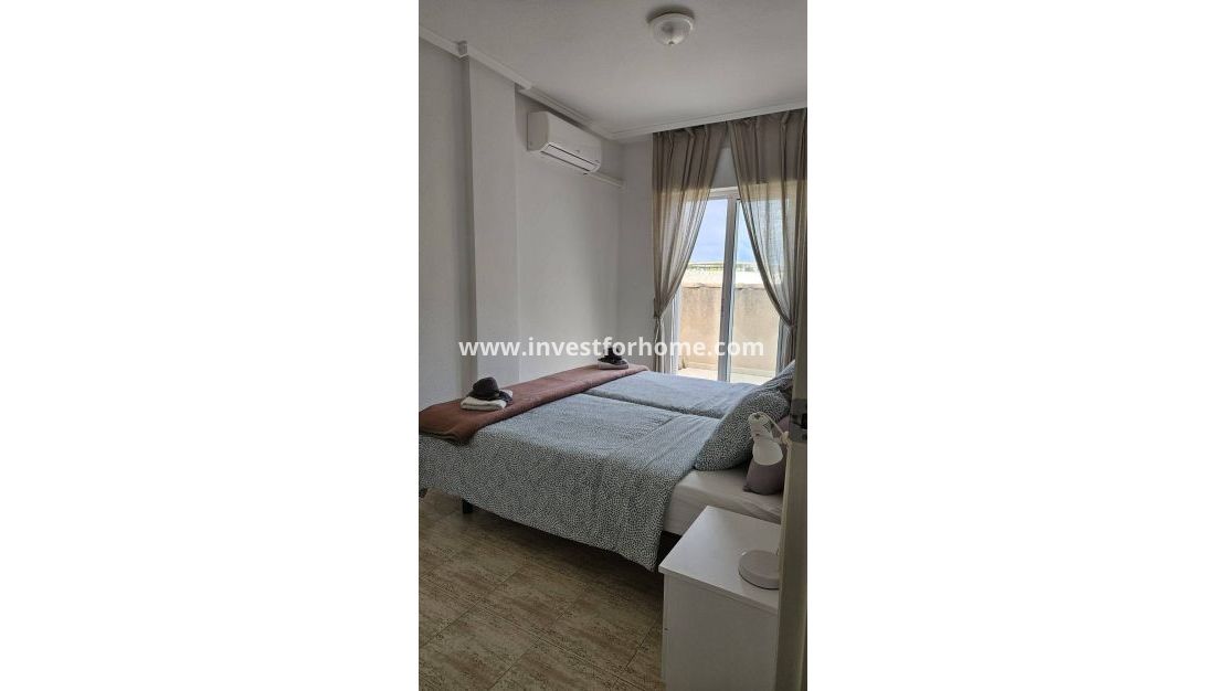 Sale - Apartment - Torrevieja - Centro