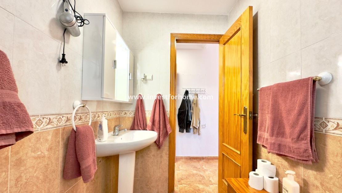 Sale - Apartment - Torrevieja - Centro