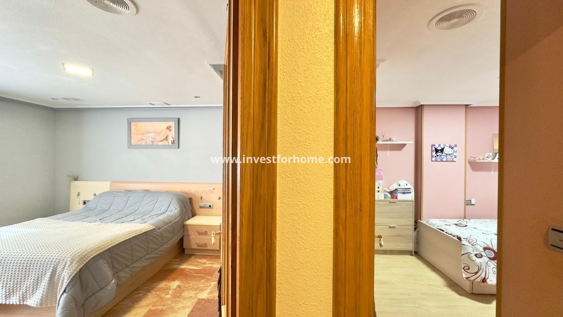 Sale - Apartment - Torrevieja - Centro