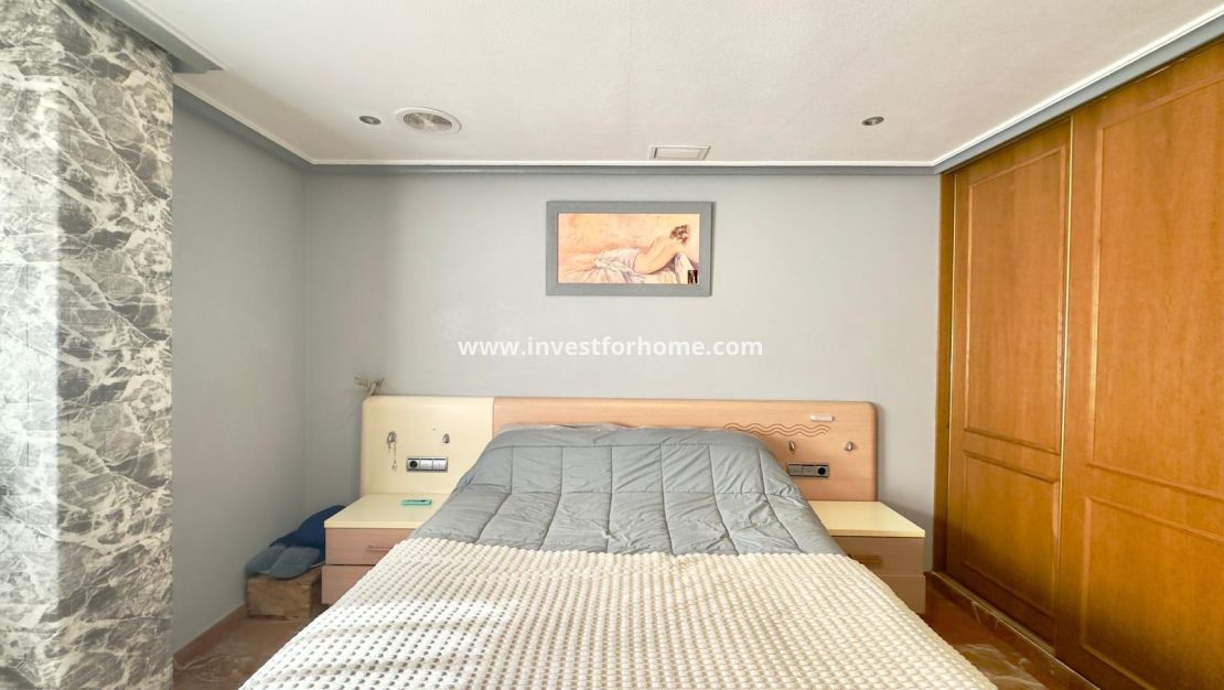 Sale - Apartment - Torrevieja - Centro