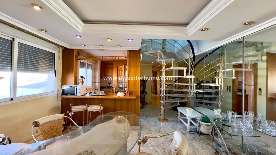 Sale - Apartment - Torrevieja - Centro