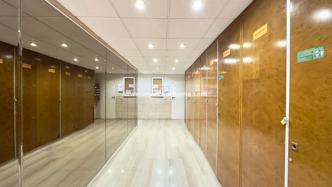 Sale - Apartment - Torrevieja - Centro