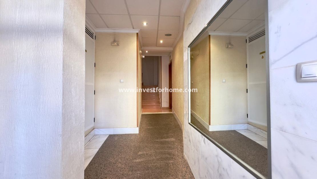 Sale - Apartment - Torrevieja - Centro