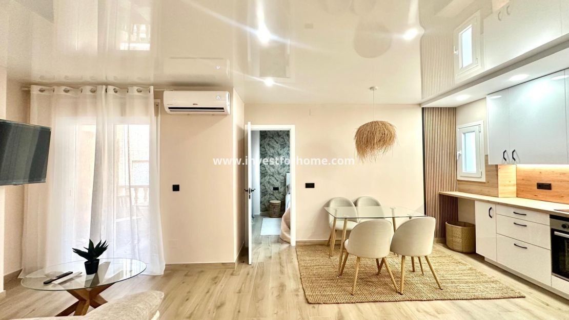 Sale - Apartment - Torrevieja - Centro