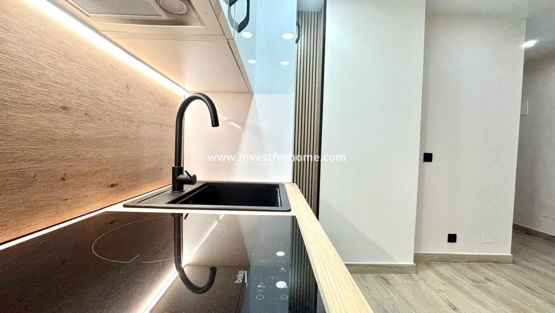 Sale - Apartment - Torrevieja - Centro