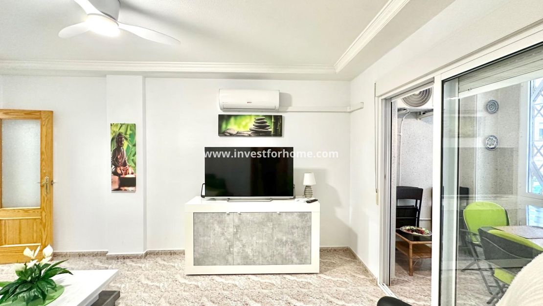 Sale - Apartment - Torrevieja - Centro