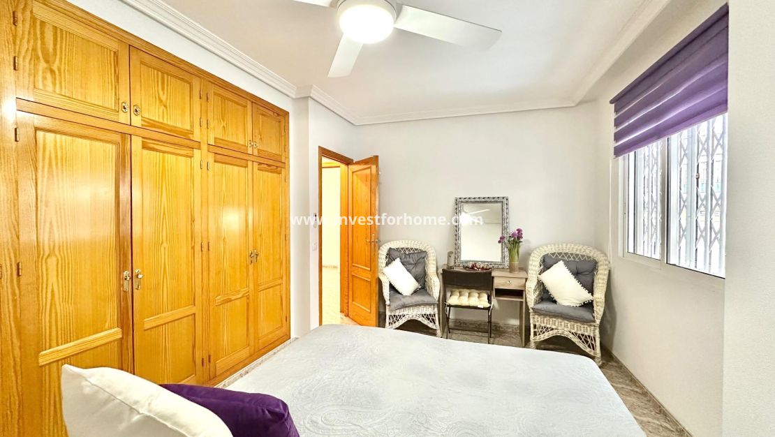 Sale - Apartment - Torrevieja - Centro