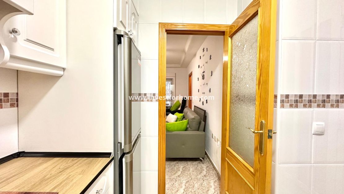 Sale - Apartment - Torrevieja - Centro