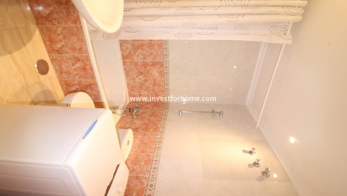Sale - Apartment - Torrevieja - Centro