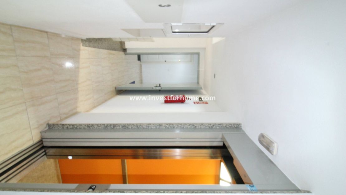 Sale - Apartment - Torrevieja - Centro