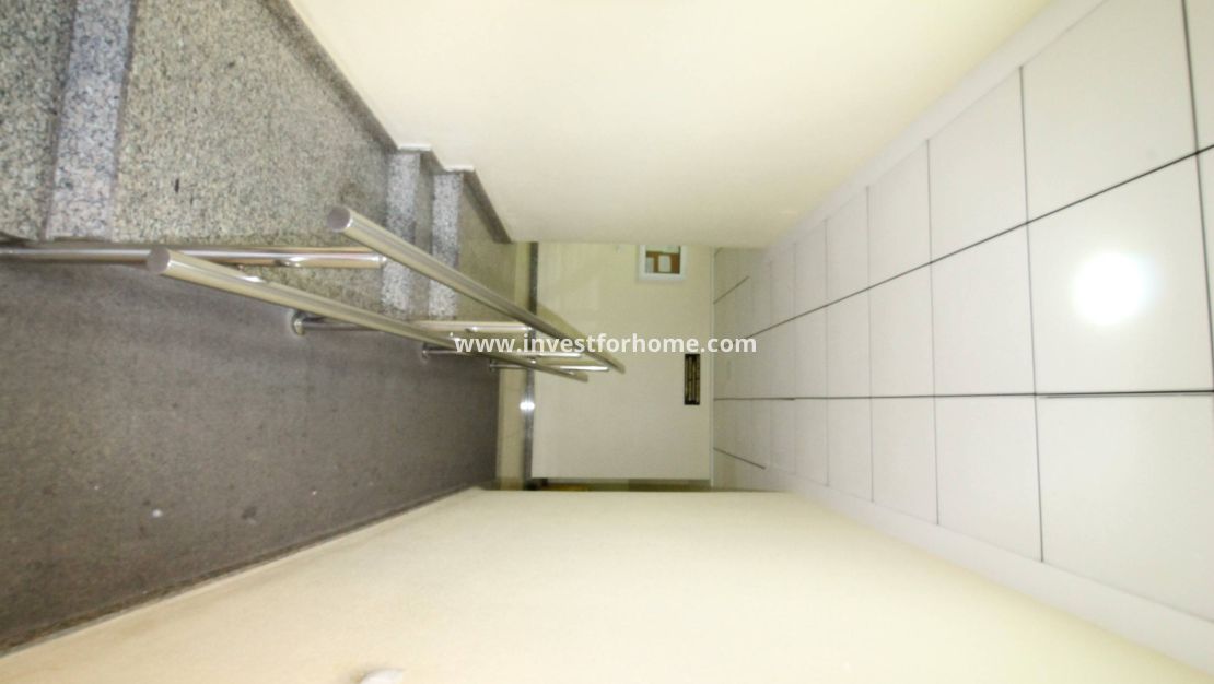 Sale - Apartment - Torrevieja - Centro