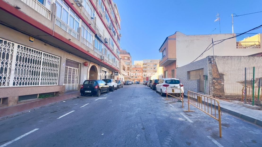 Sale - Apartment - Torrevieja - Centro