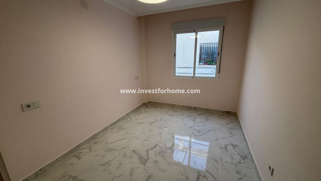 Sale - Apartment - Torrevieja - Centro