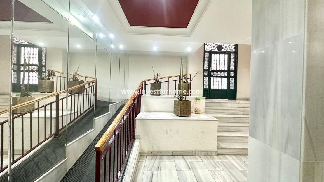 Sale - Apartment - Torrevieja - Centro