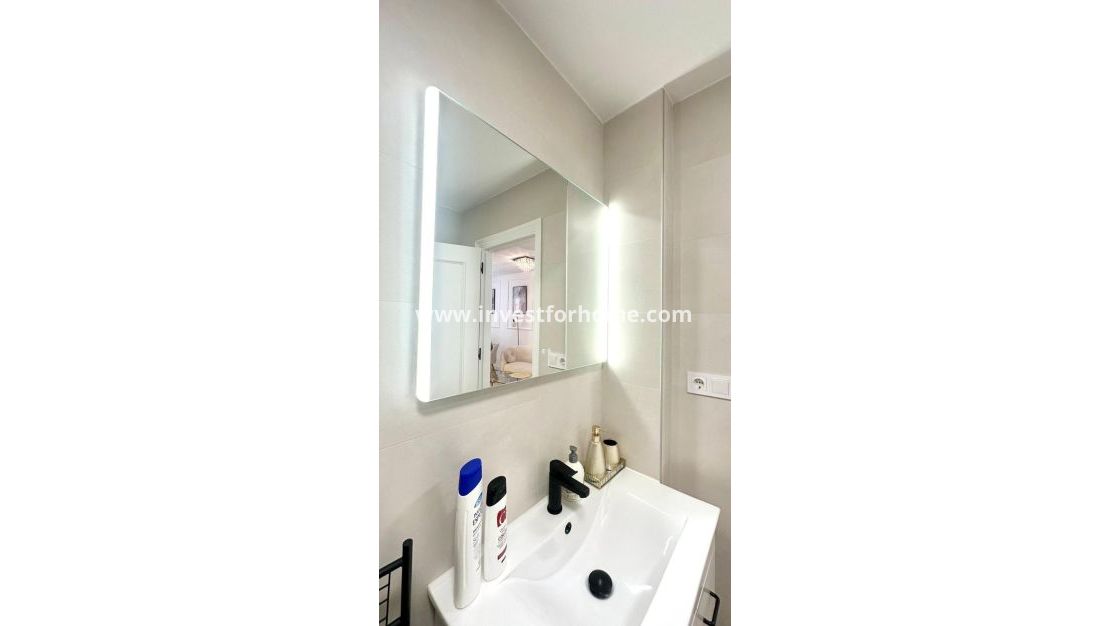 Sale - Apartment - Torrevieja - Centro