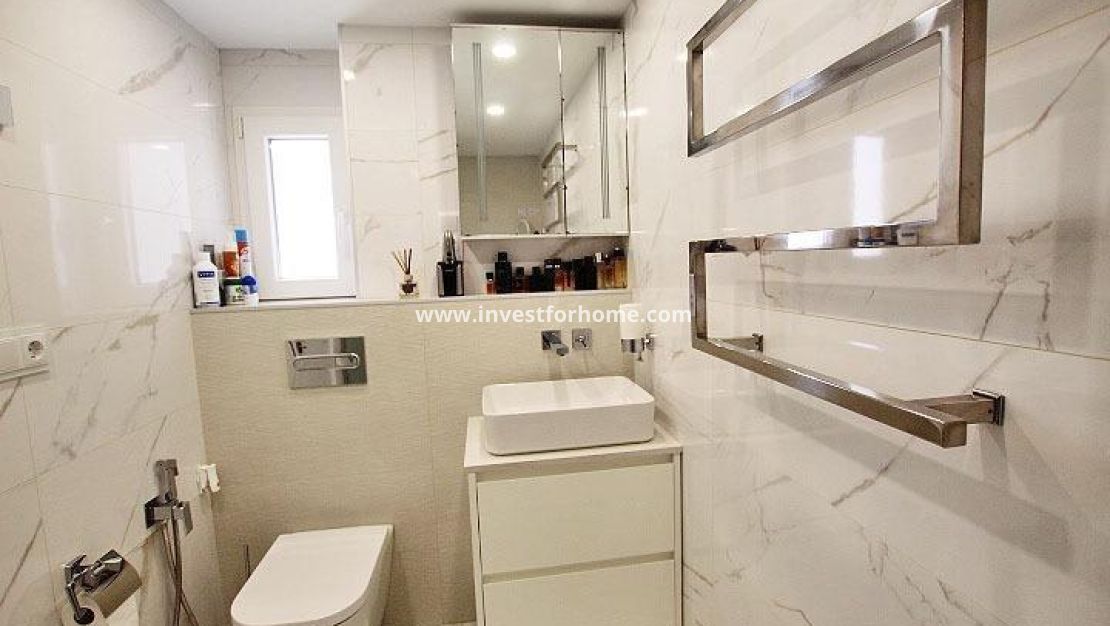 Sale - Apartment - Torrevieja - Centro