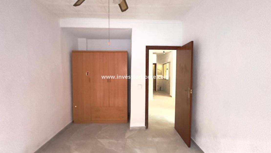 Sale - Apartment - Torrevieja - Centro