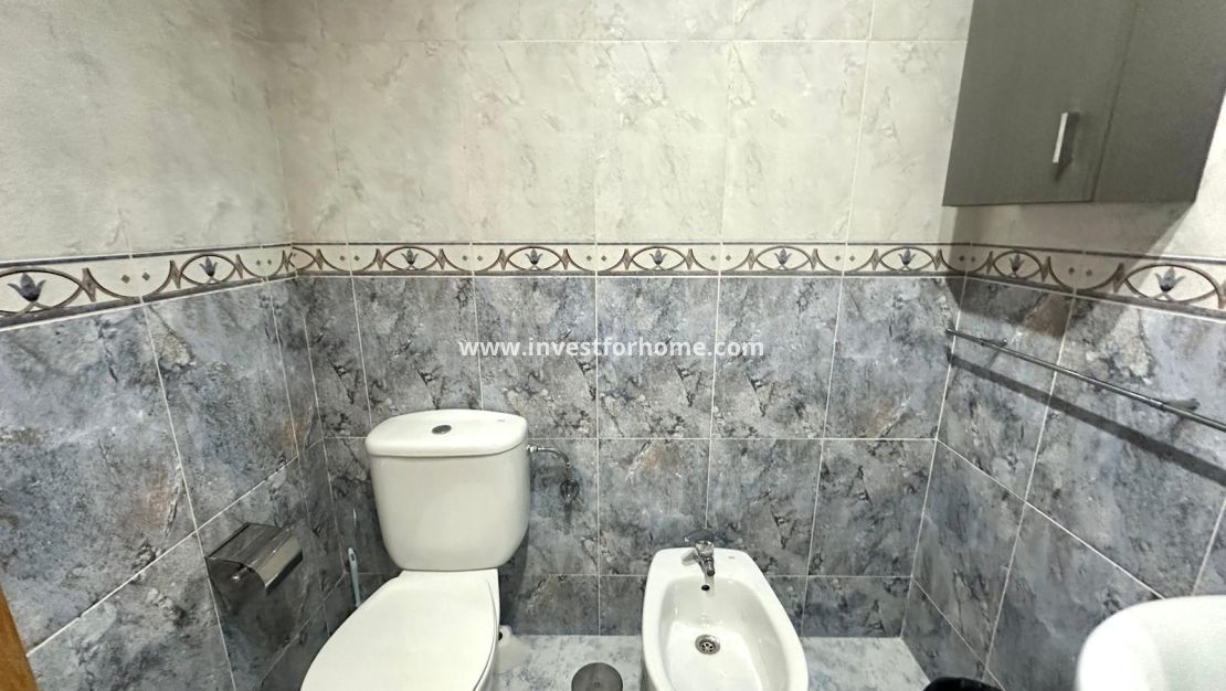 Sale - Apartment - Torrevieja - Centro