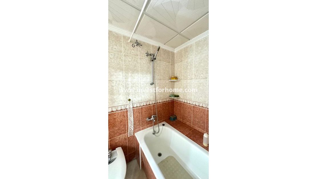 Sale - Apartment - Torrevieja - Centro